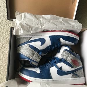 Air Jordan 1 Mid True Blue 554724-107 Sz10 *Rare*